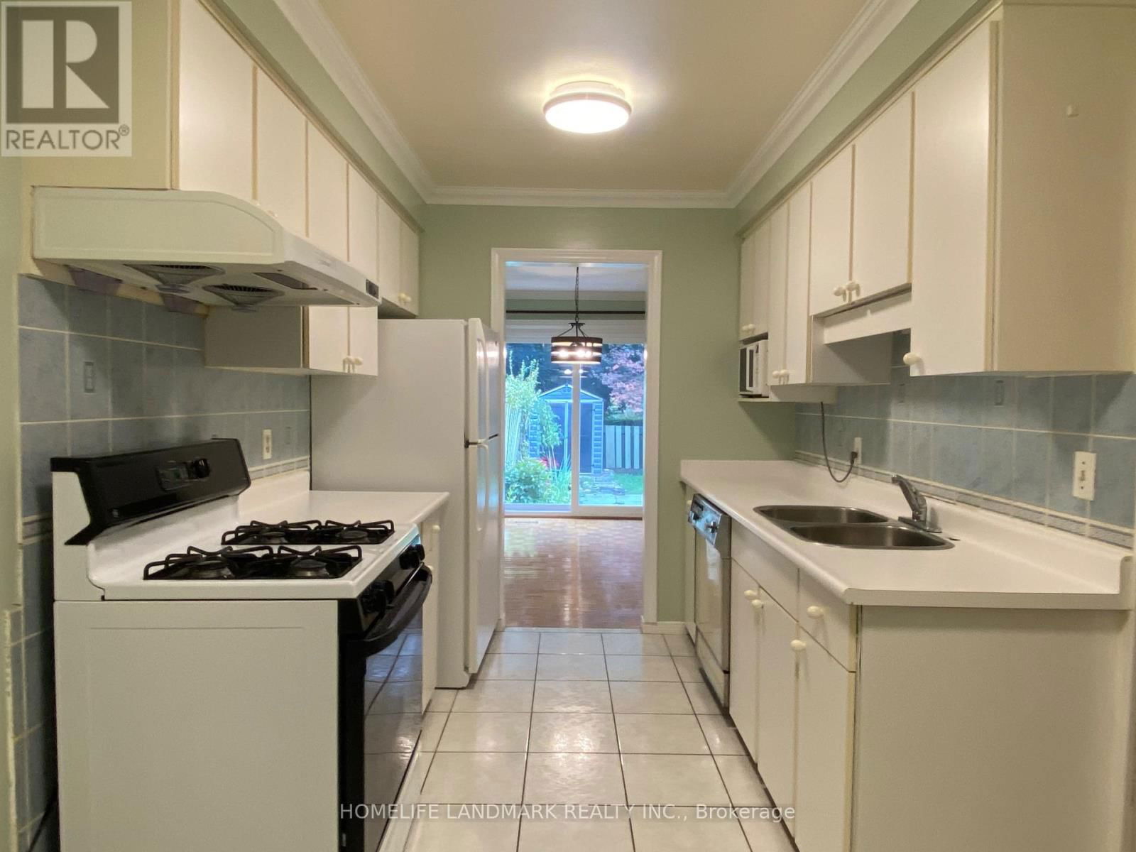 33 ECCLESFIELD DRIVE Image 30