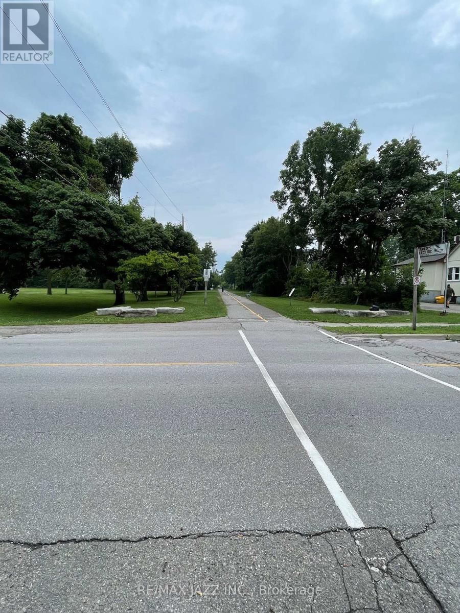 98 OLIVE AVENUE Image 11