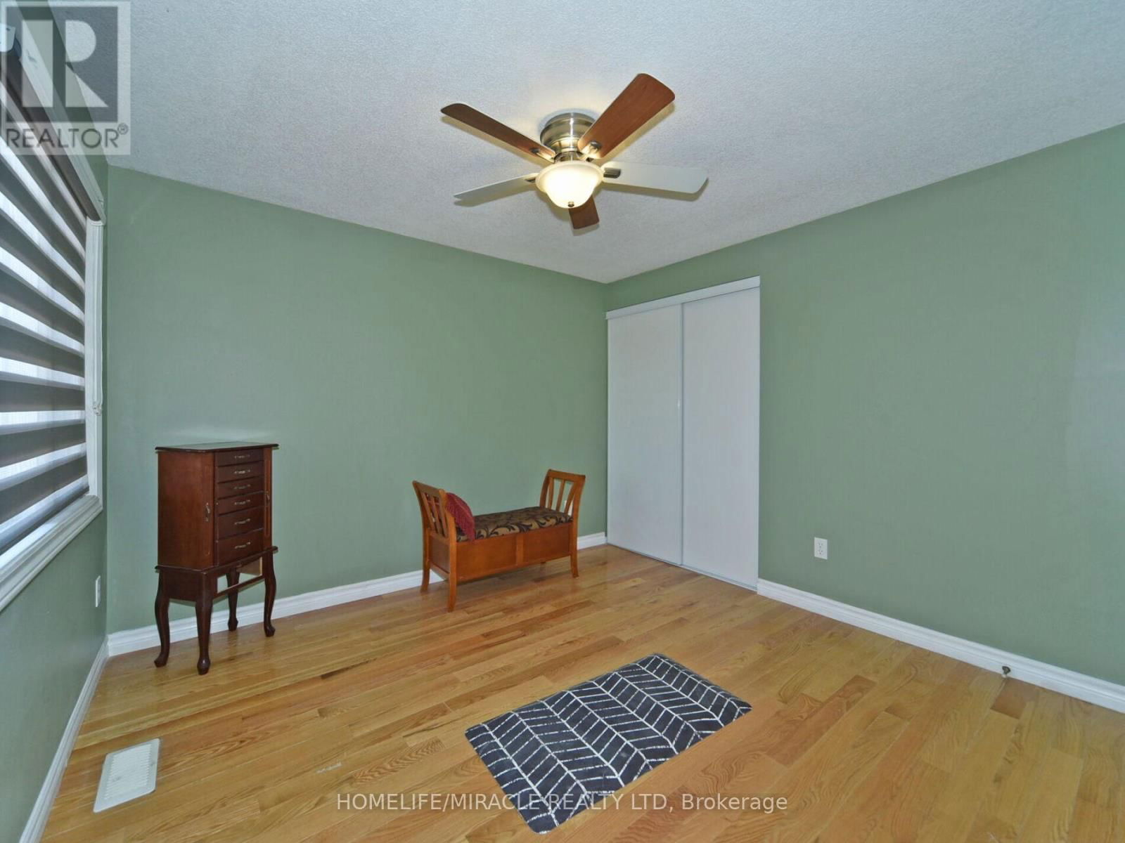 824 CROWELLS STREET Image 24