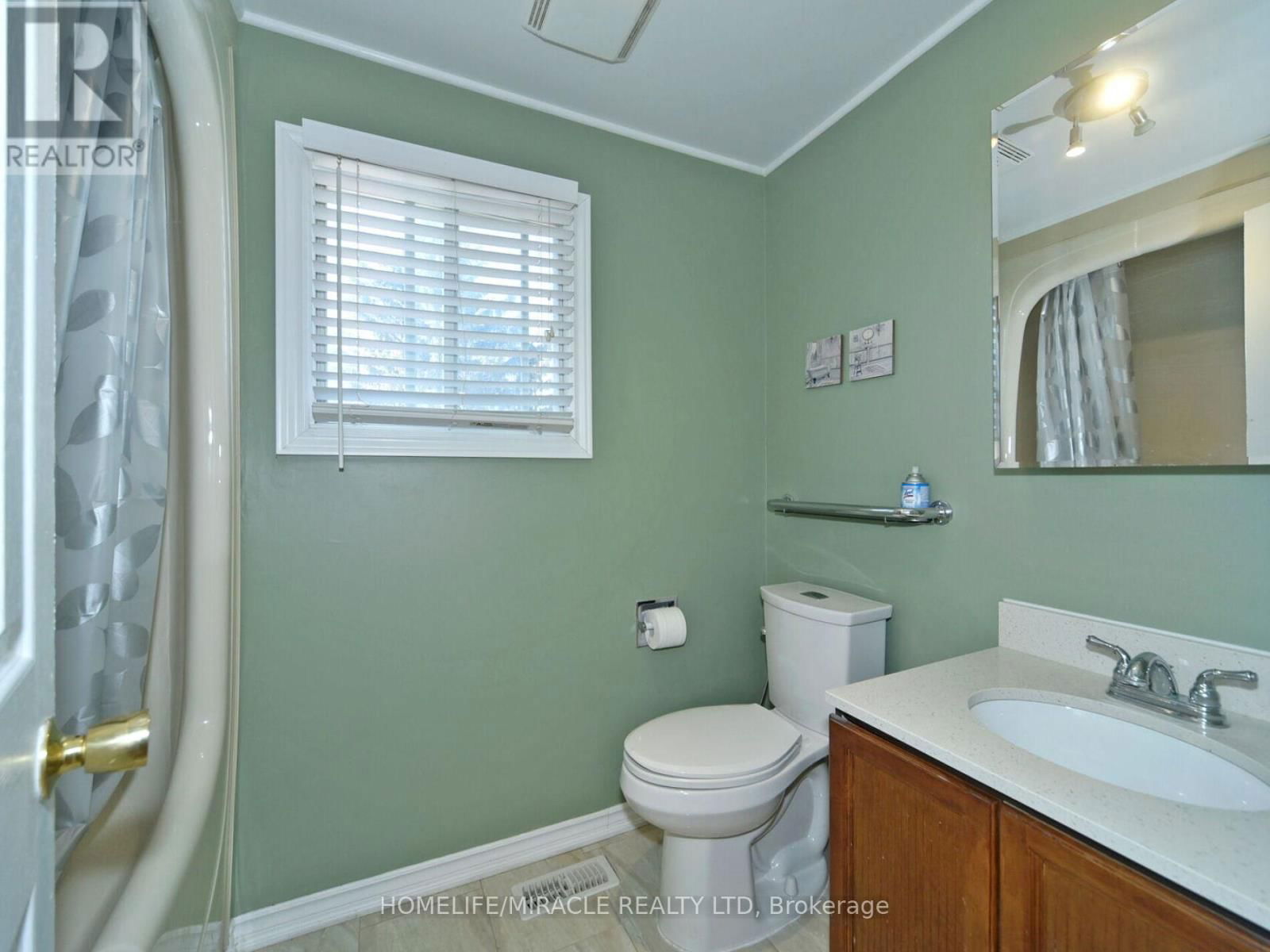 824 CROWELLS STREET Image 28