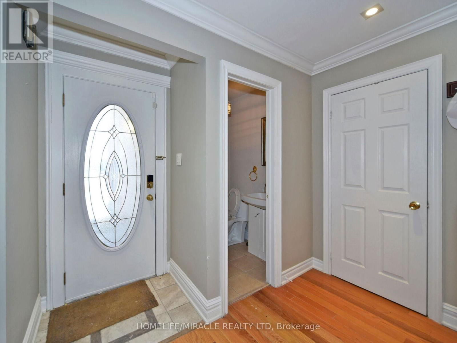 824 CROWELLS STREET Image 3