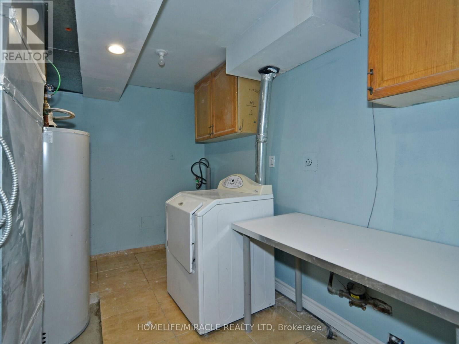 824 CROWELLS STREET Image 32