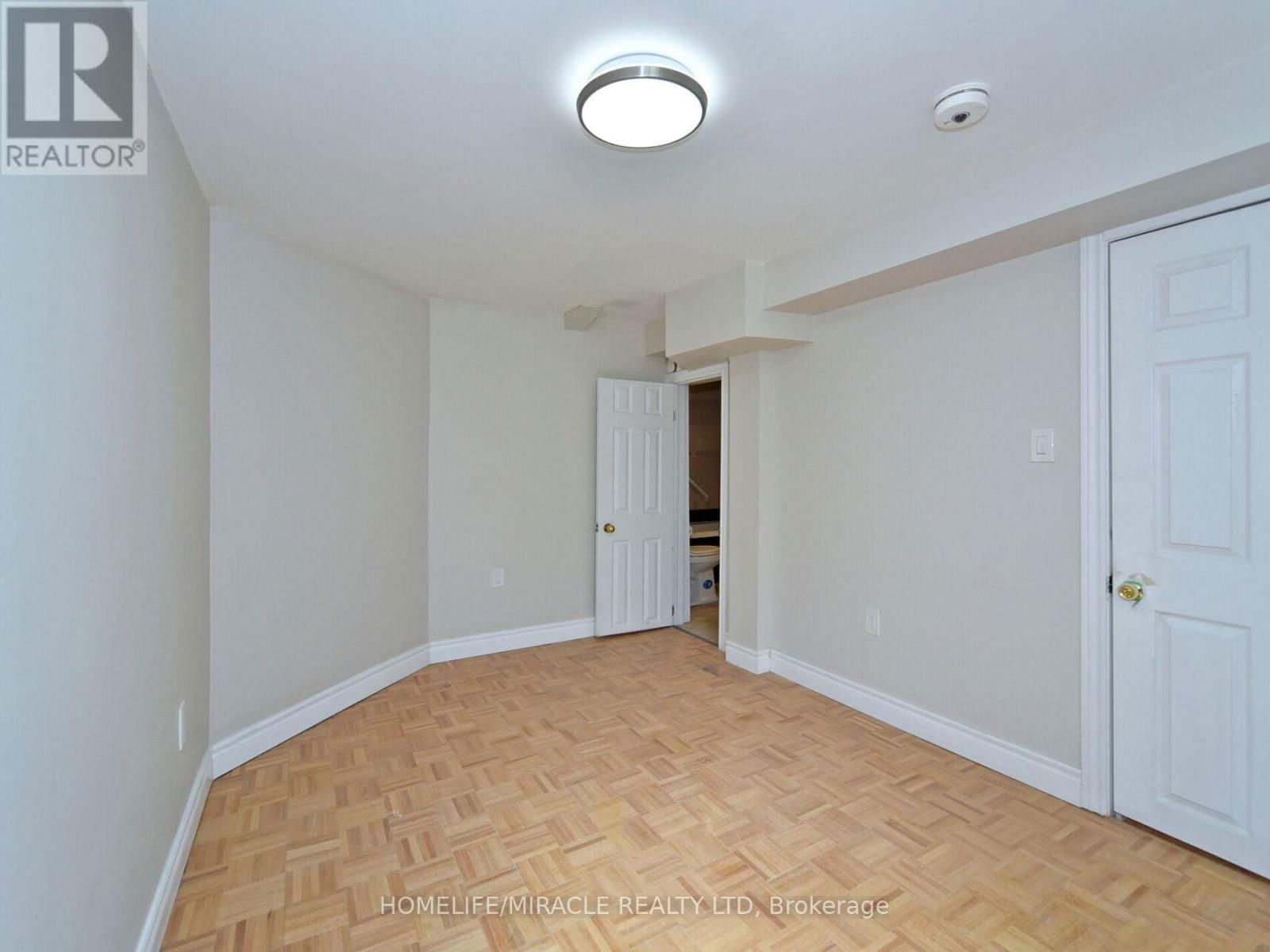824 CROWELLS STREET Image 42