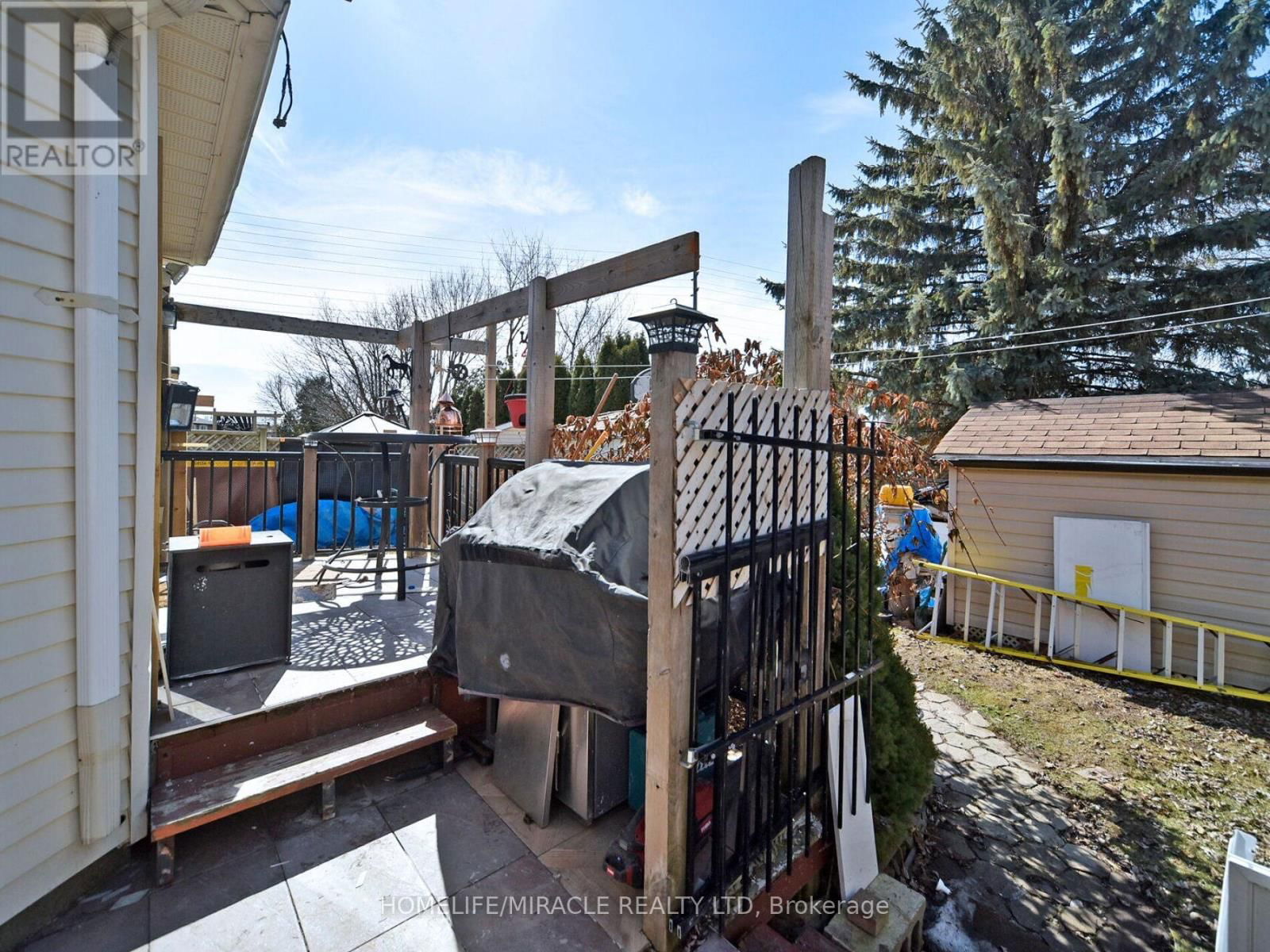 824 CROWELLS STREET Image 49