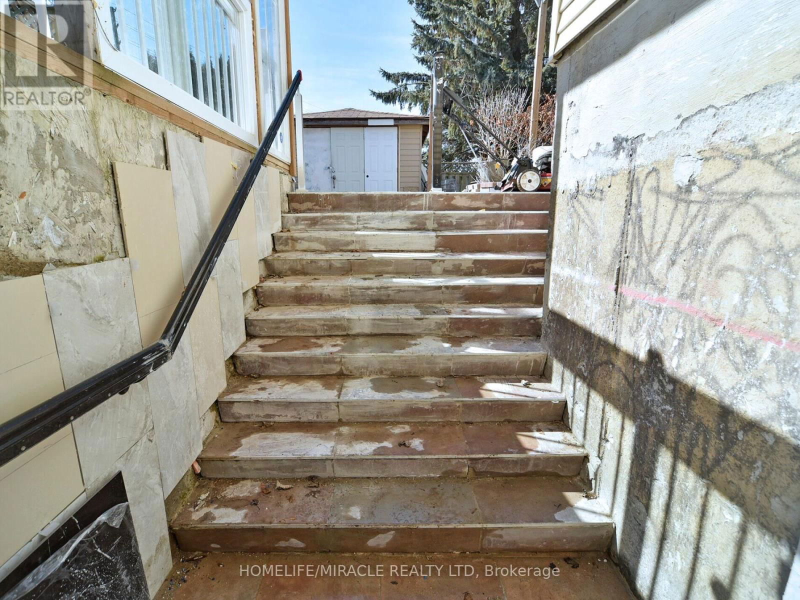 824 CROWELLS STREET Image 50