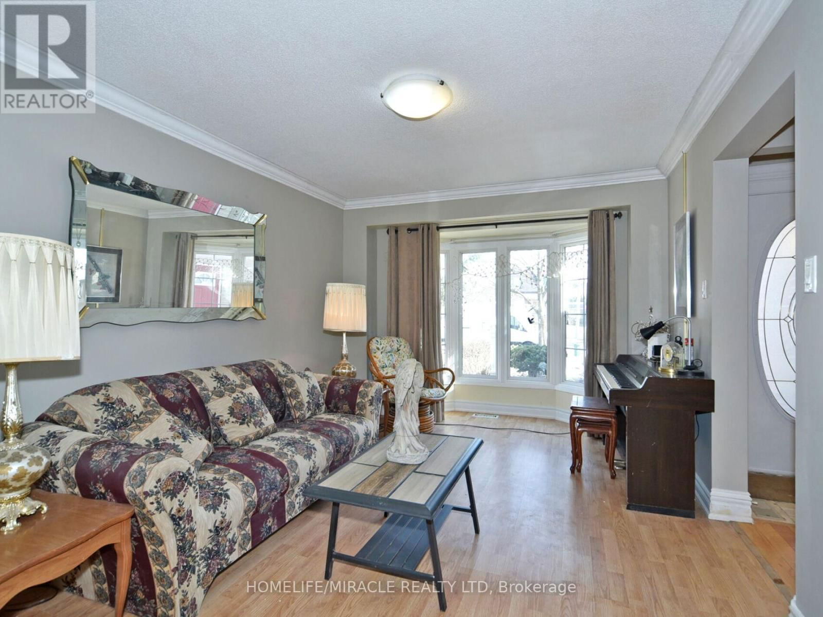 824 CROWELLS STREET Image 6