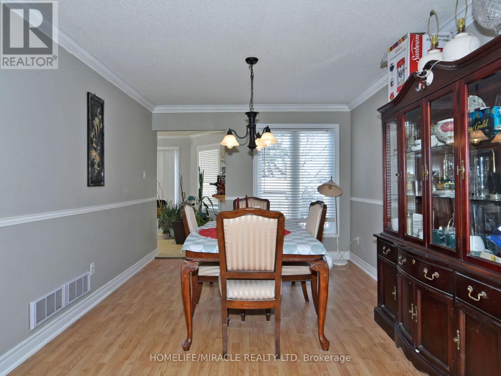 824 CROWELLS STREET Image 7
