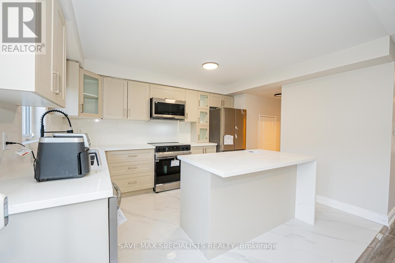 12 BAZIN ROAD Image 15