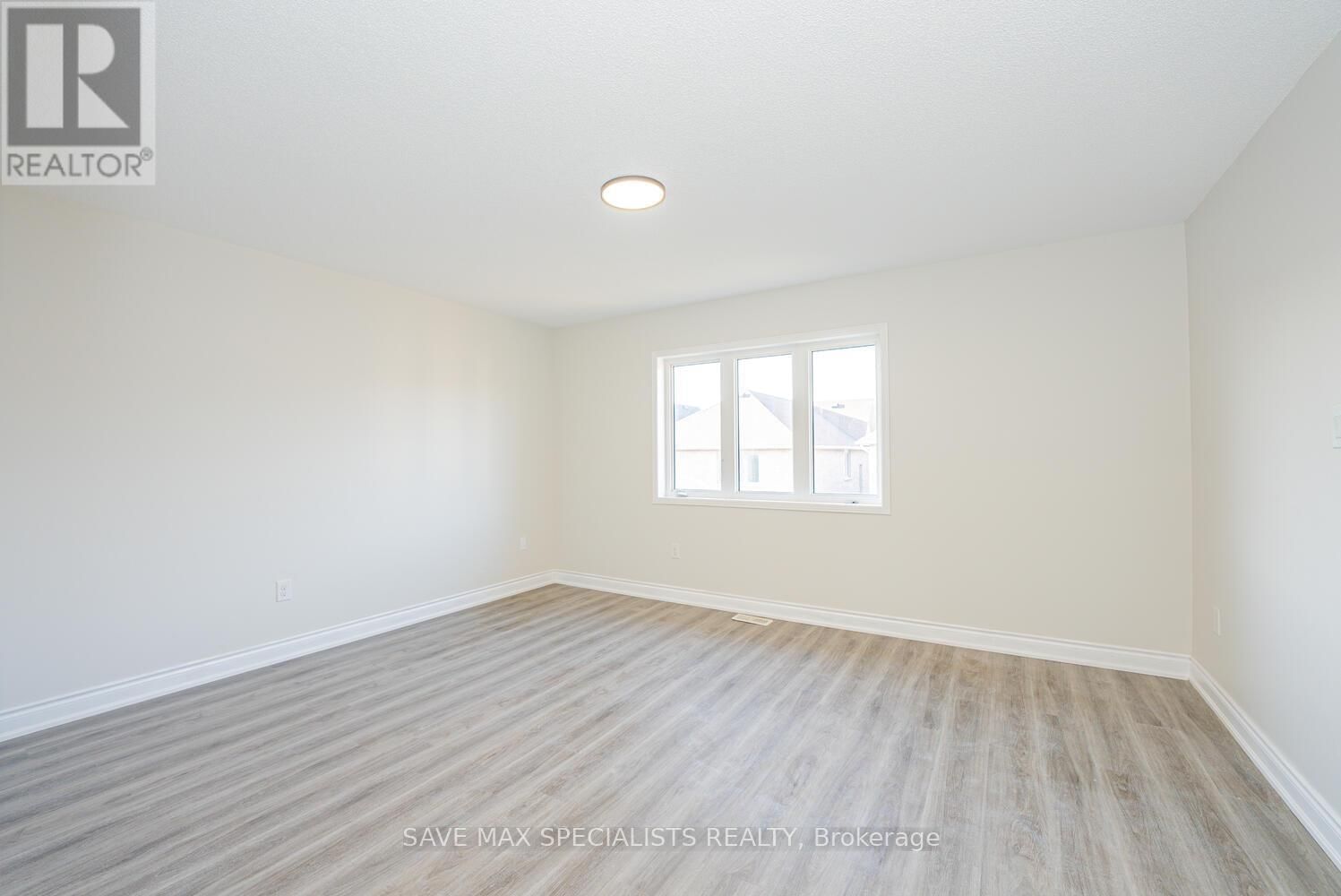 12 BAZIN ROAD Image 31