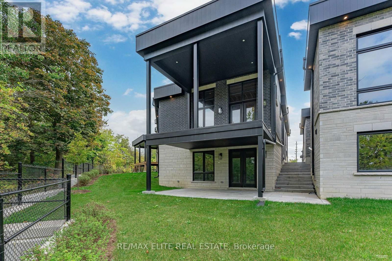 8 TIDMARSH LANE Image 5