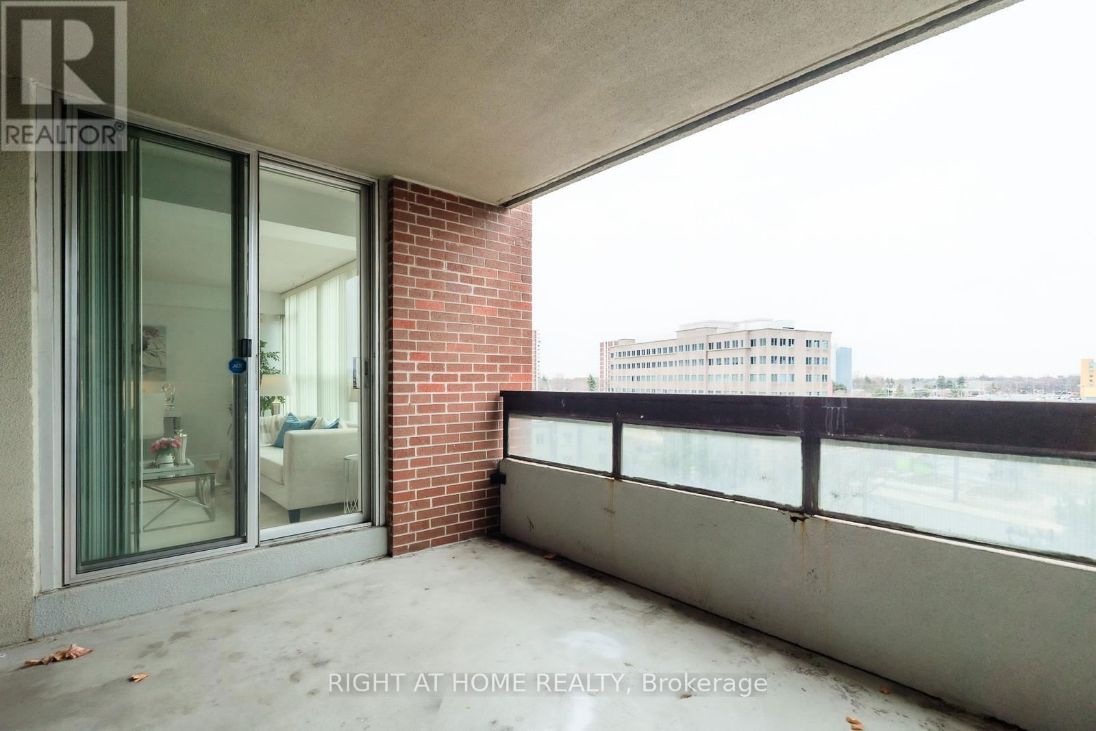 608 - 2365 KENNEDY ROAD Image 24