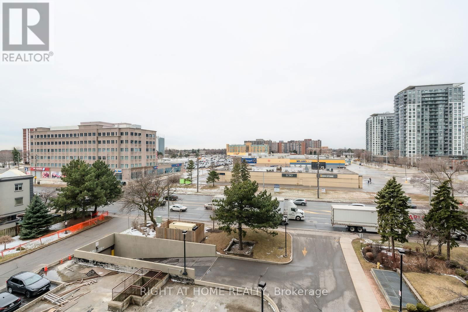 608 - 2365 KENNEDY ROAD Image 32
