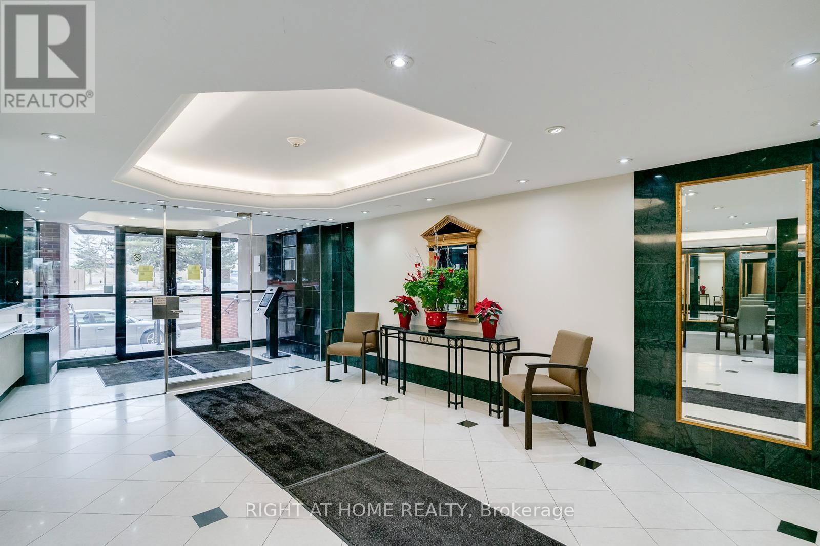608 - 2365 KENNEDY ROAD Image 6