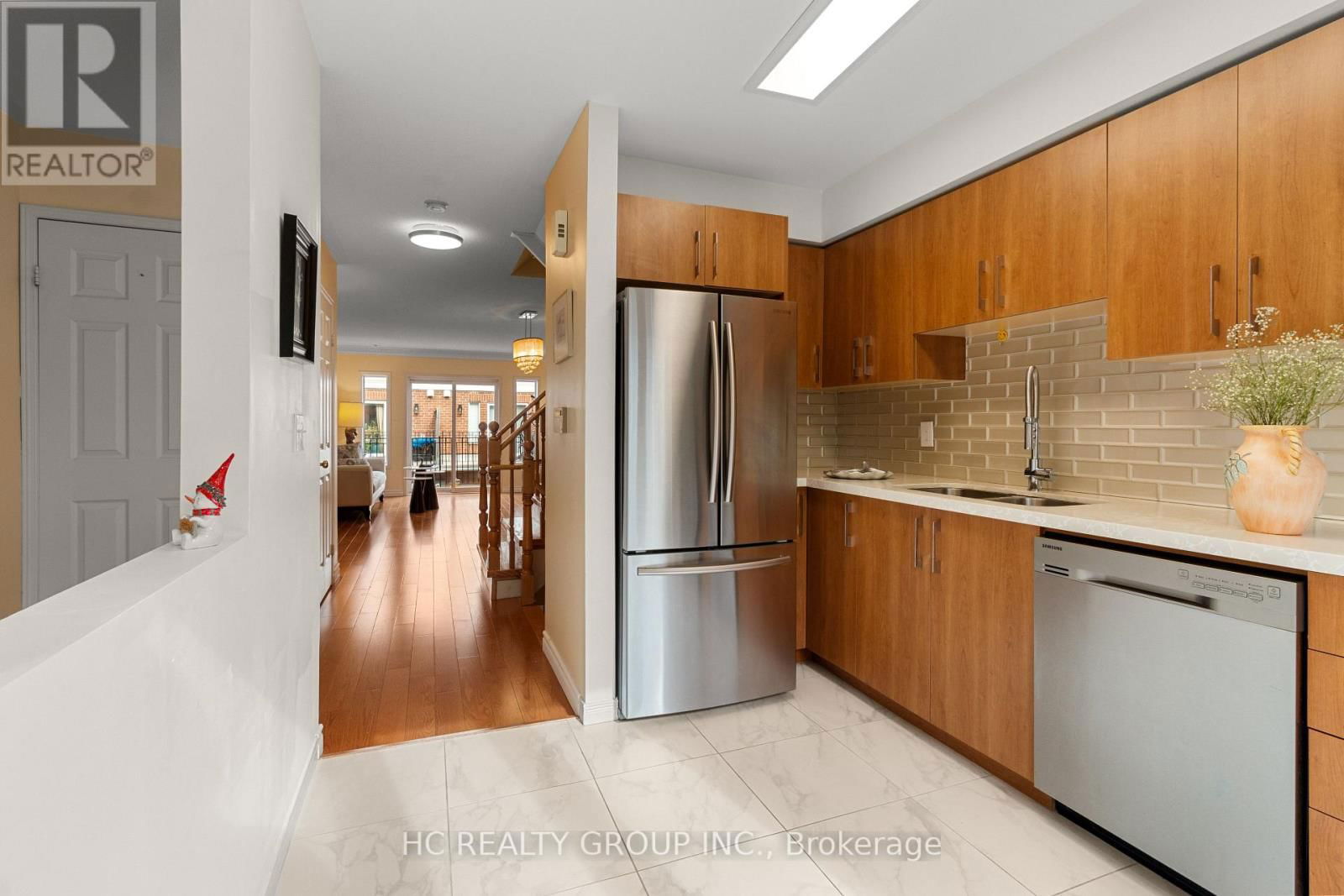 535 - 83 MONDEO DRIVE Image 6