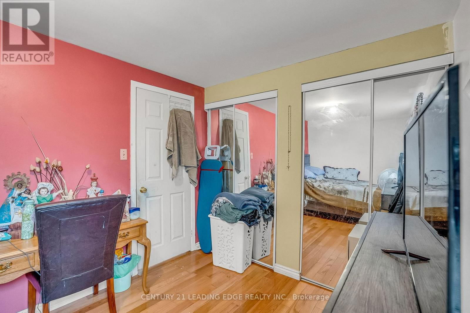 27 BRADSTONE SQUARE Image 25