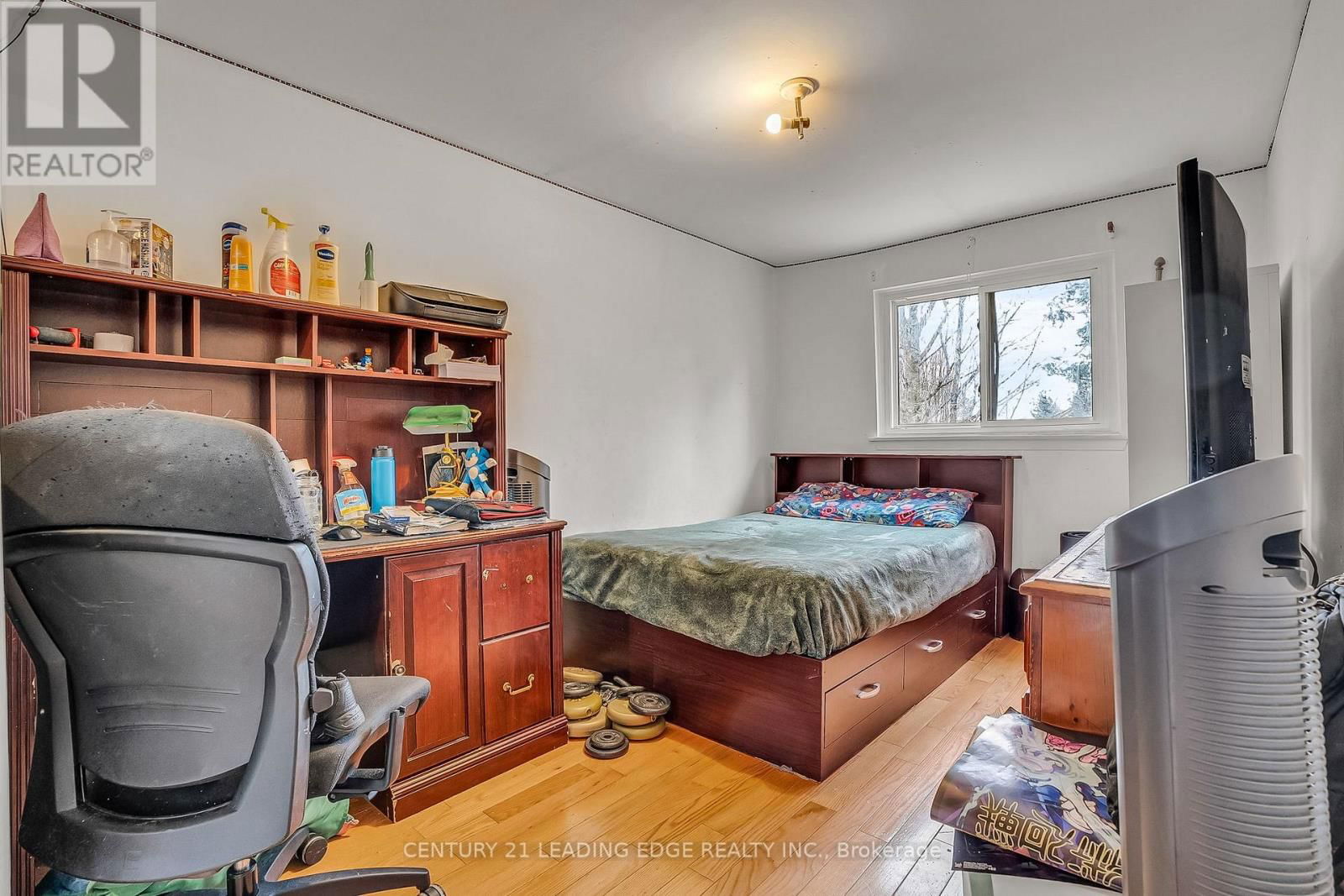27 BRADSTONE SQUARE Image 26