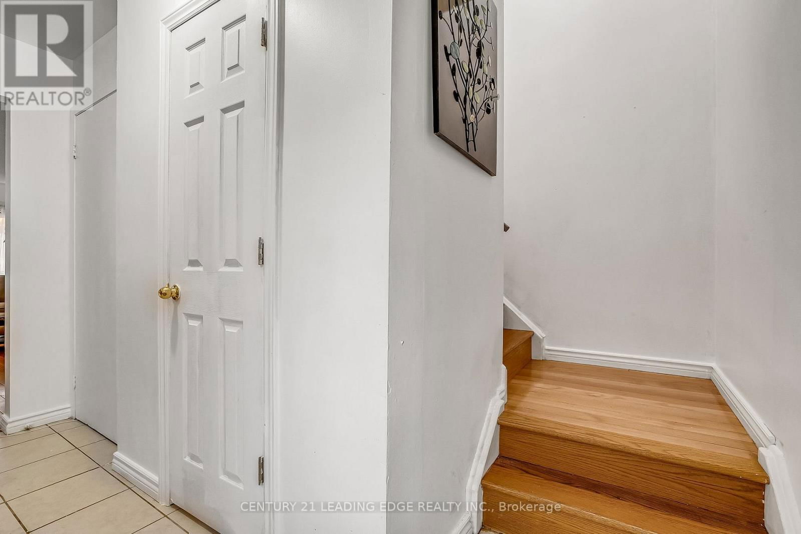 27 BRADSTONE SQUARE Image 29
