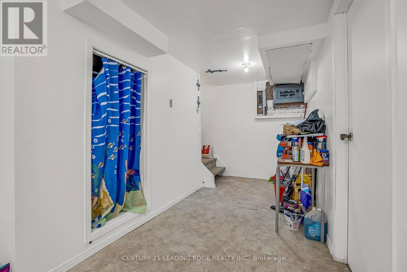 27 BRADSTONE SQUARE Image 31