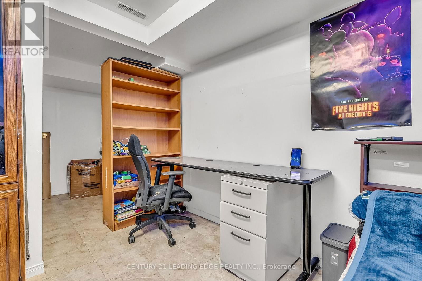 27 BRADSTONE SQUARE Image 33