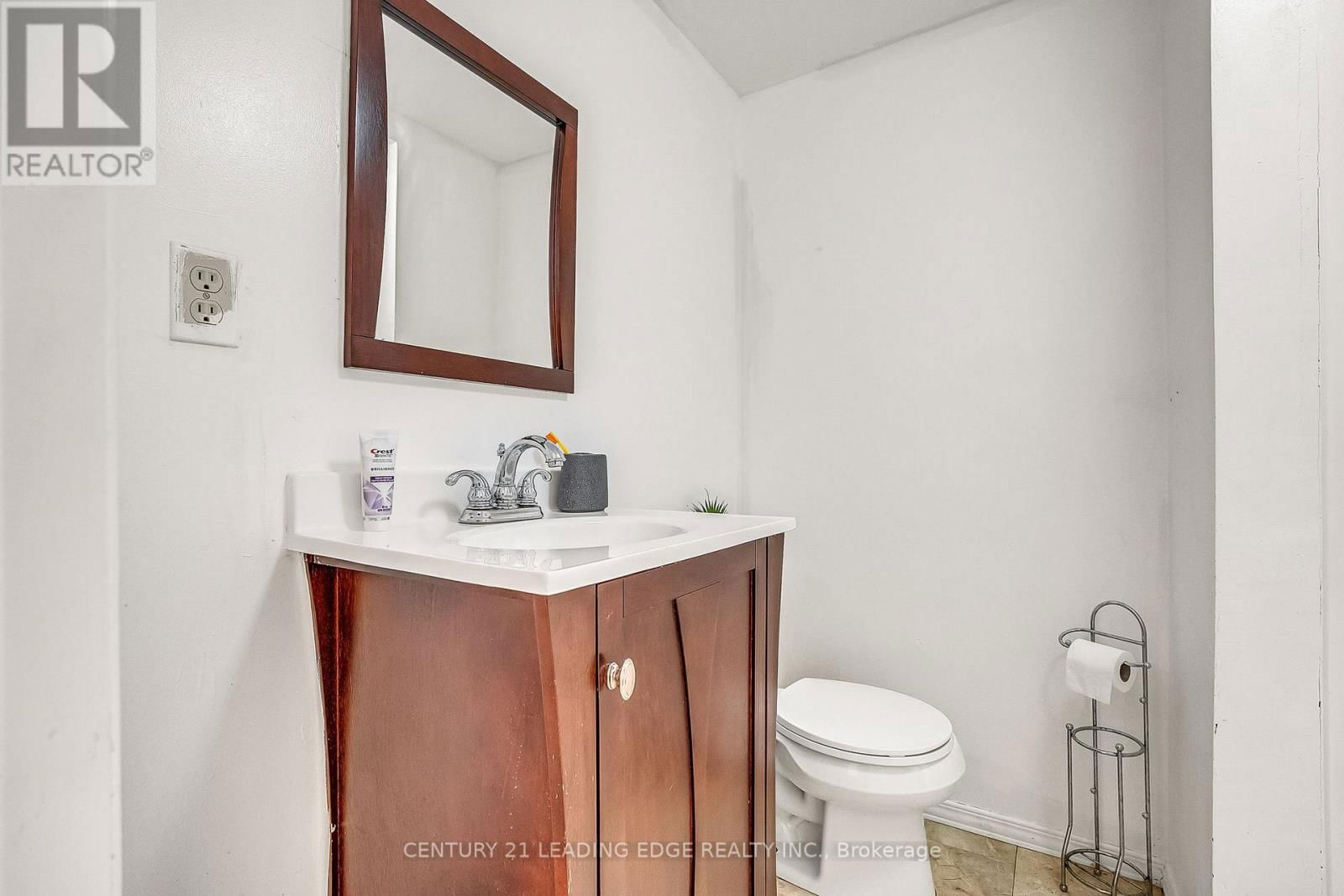 27 BRADSTONE SQUARE Image 34
