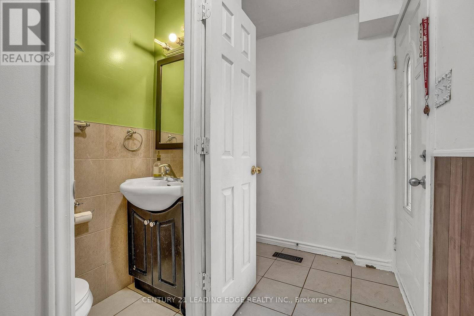 27 BRADSTONE SQUARE Image 6