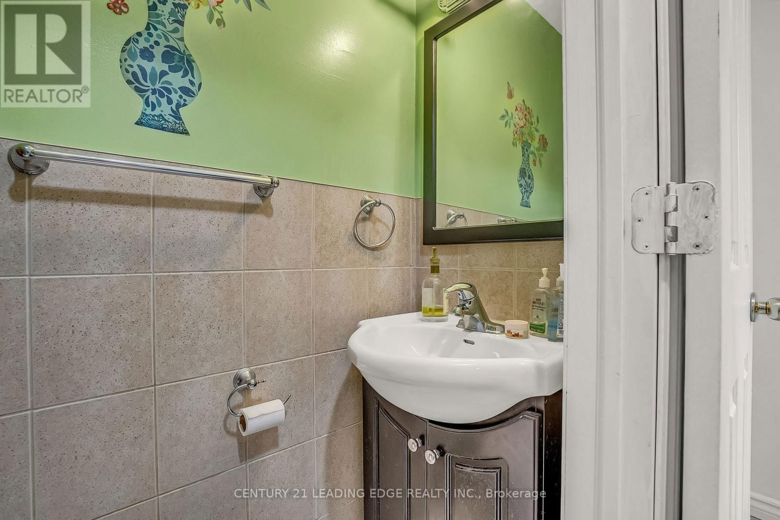 27 BRADSTONE SQUARE Image 7