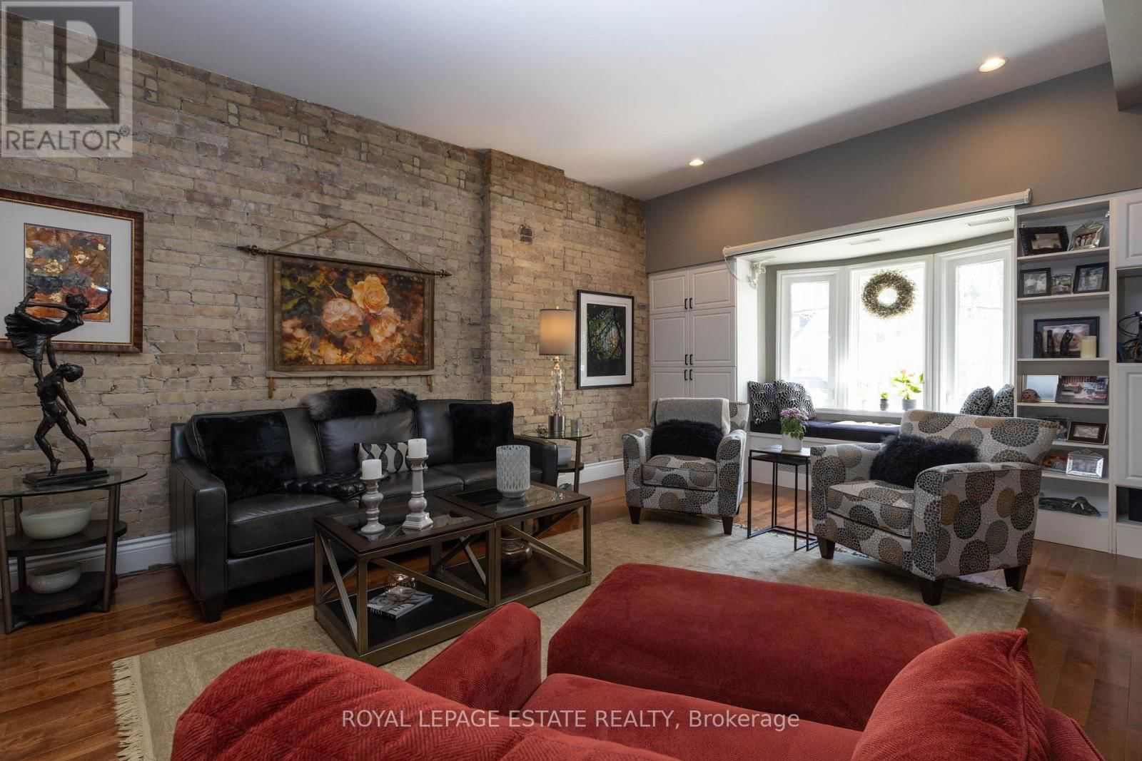 2184 QUEEN STREET EAST Image 11