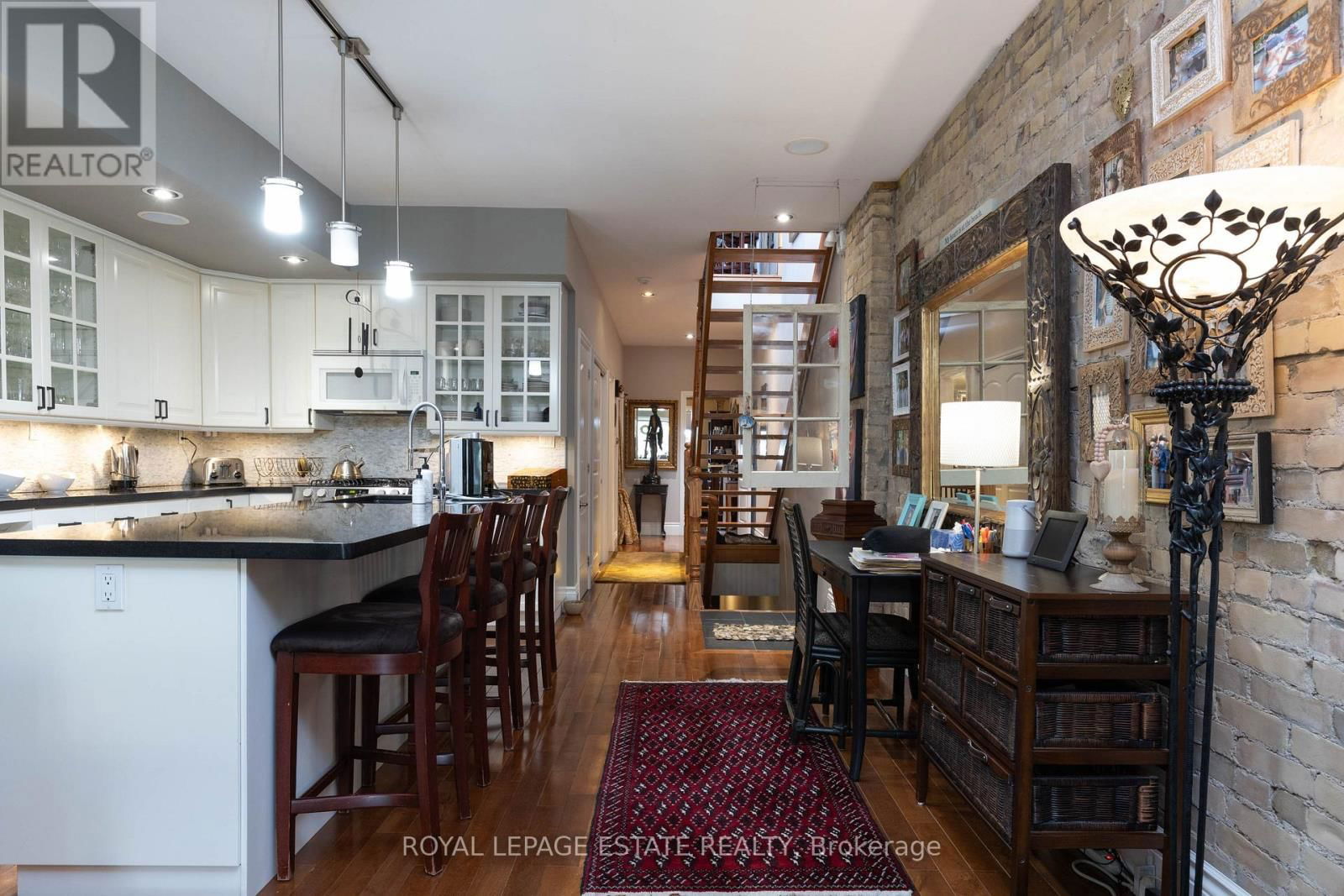 2184 QUEEN STREET EAST Image 6