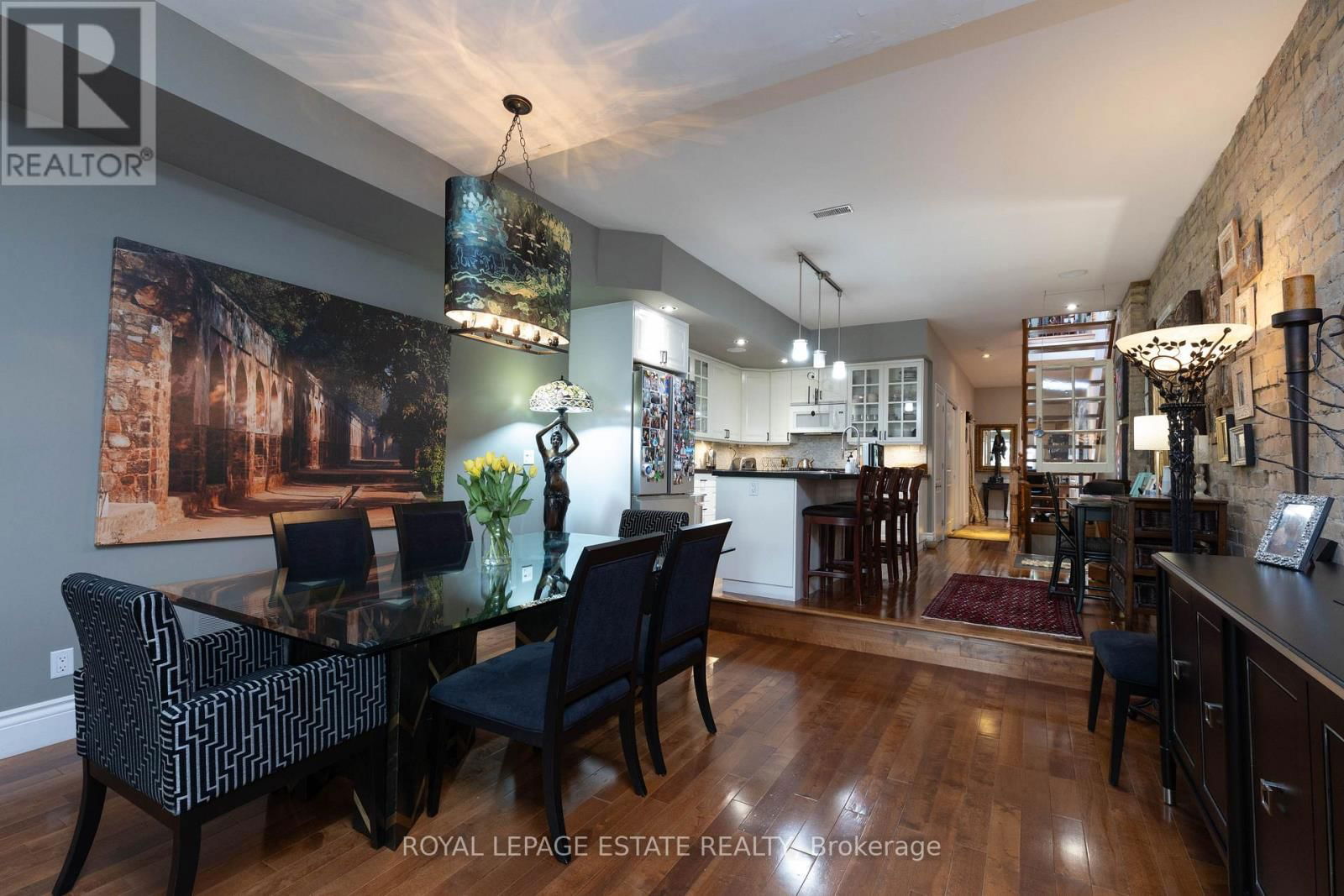 2184 QUEEN STREET EAST Image 9