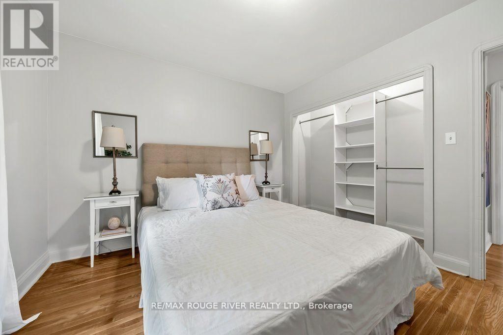 786 MARY STREET NORTH Image 17