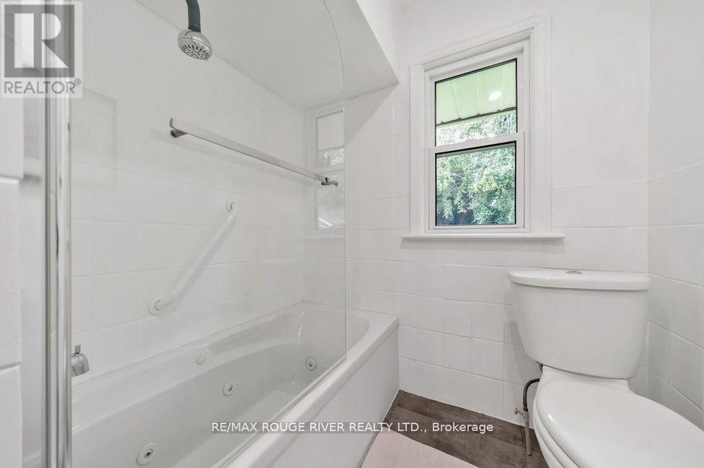 786 MARY STREET NORTH Image 19