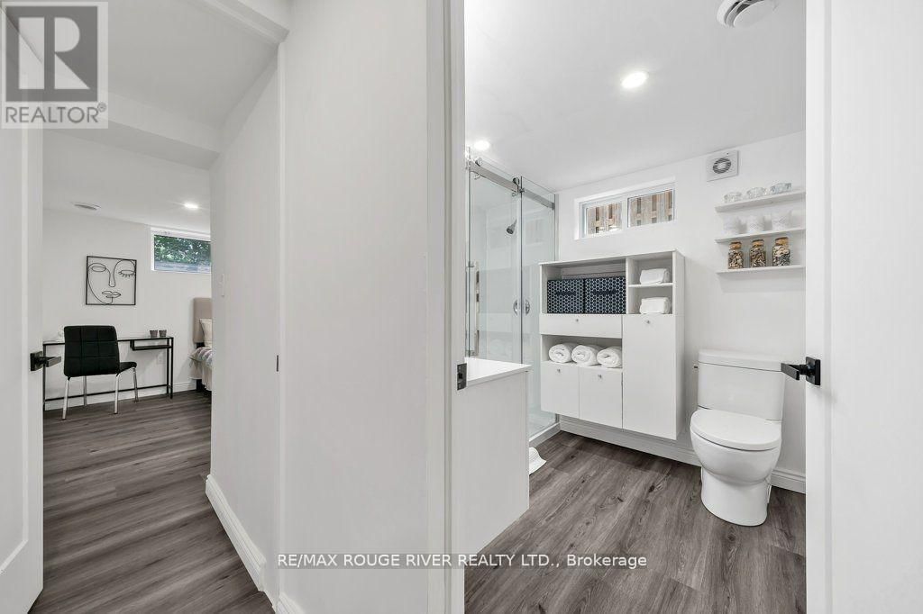 786 MARY STREET NORTH Image 28
