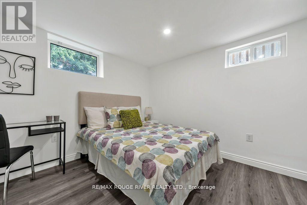 786 MARY STREET NORTH Image 30
