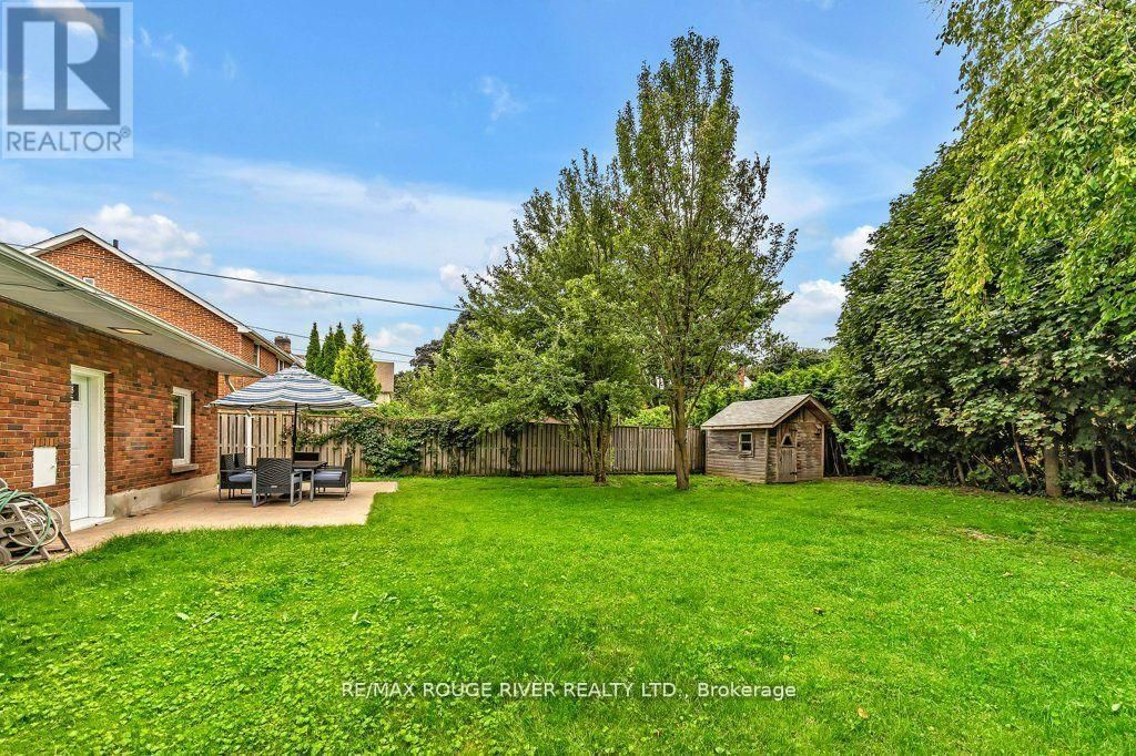 786 MARY STREET NORTH Image 39