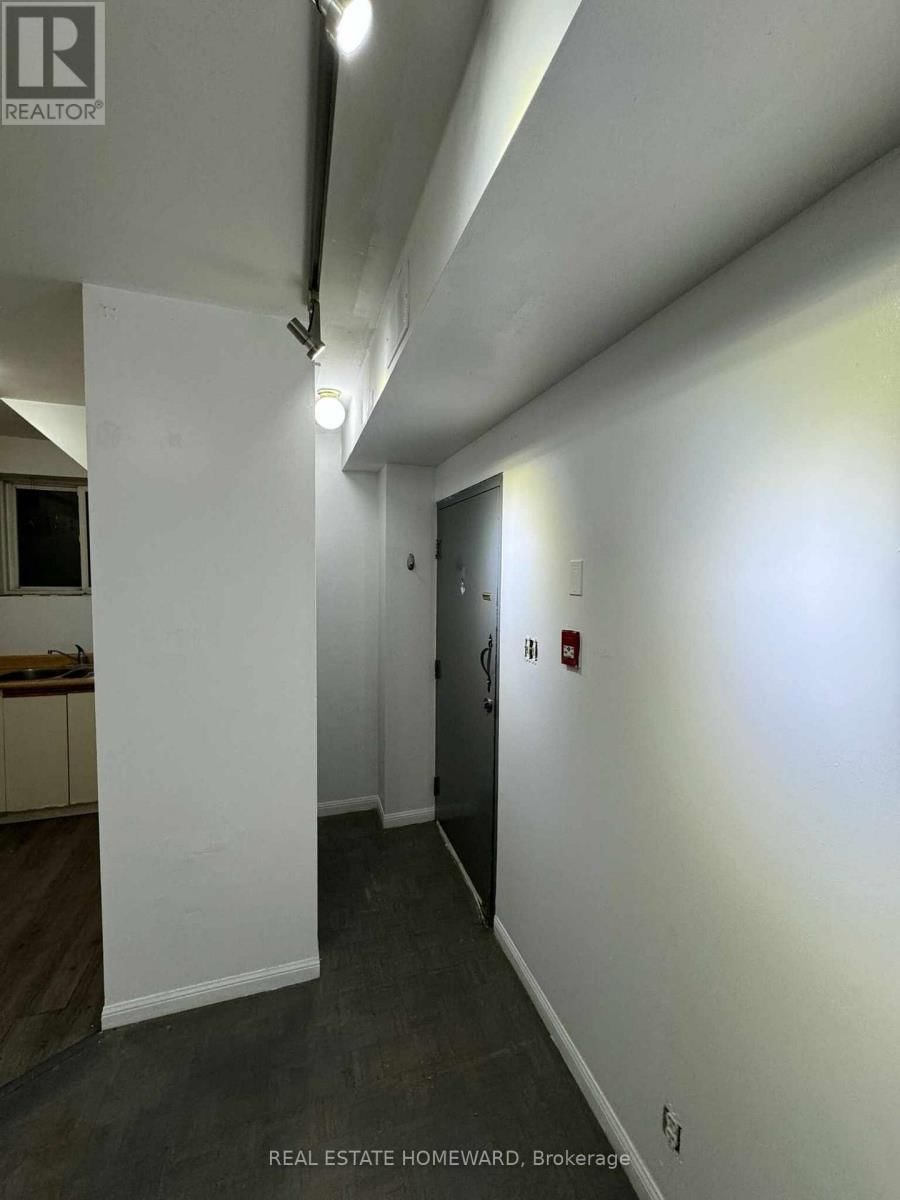 4 - 996 QUEEN STREET EAST Image 3