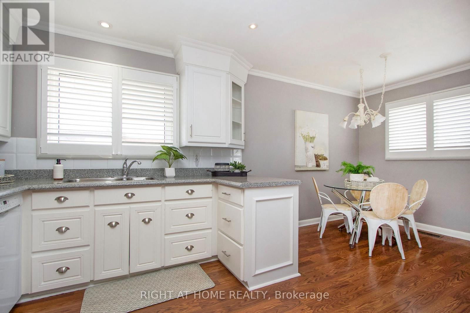 485 FAIRLEIGH AVENUE Image 11