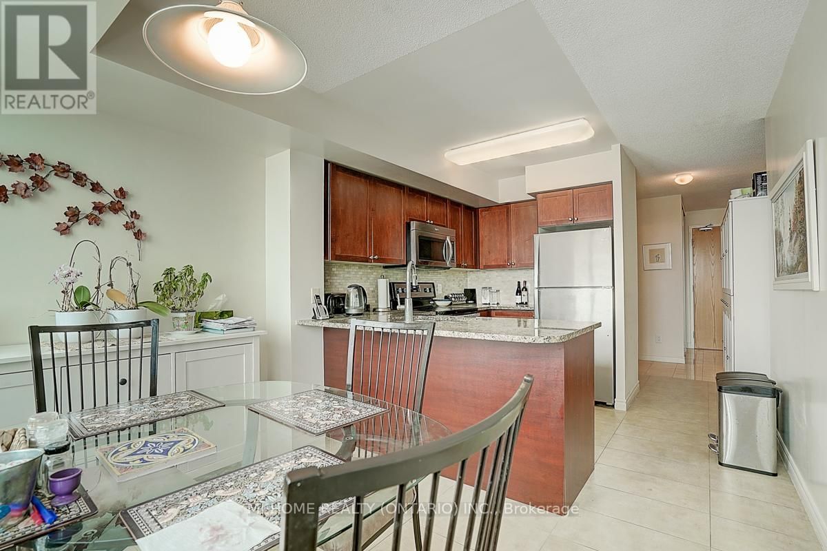 2906 - 88 GRANGEWAY AVENUE Image 21