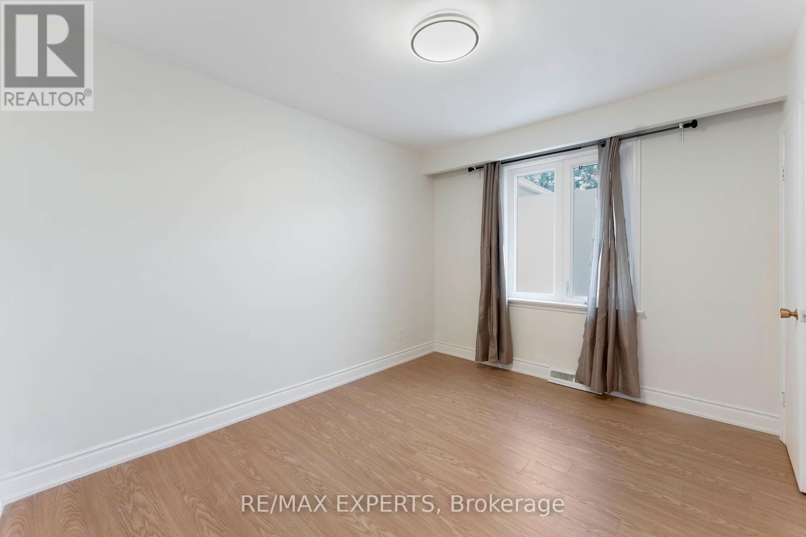 MAIN - 4 DEMPSTER STREET Image 12