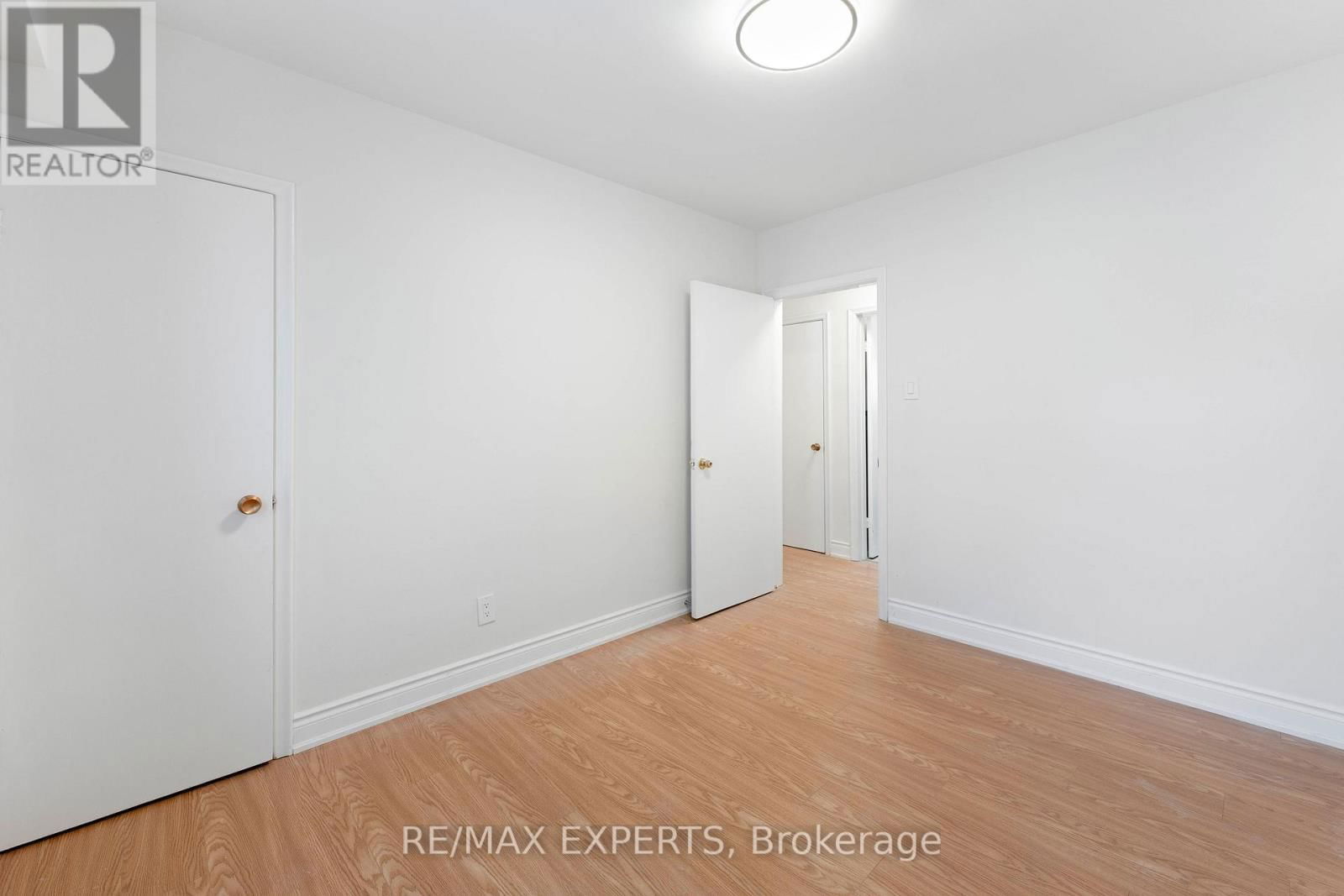 MAIN - 4 DEMPSTER STREET Image 13
