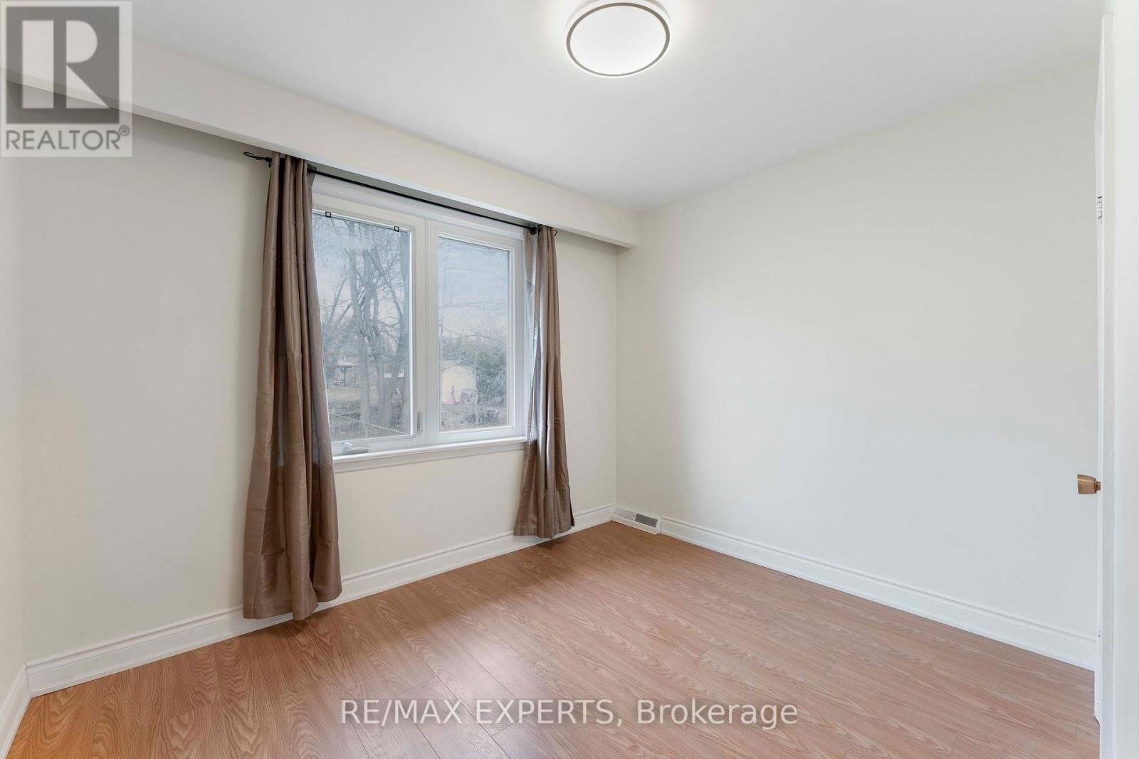 MAIN - 4 DEMPSTER STREET Image 16