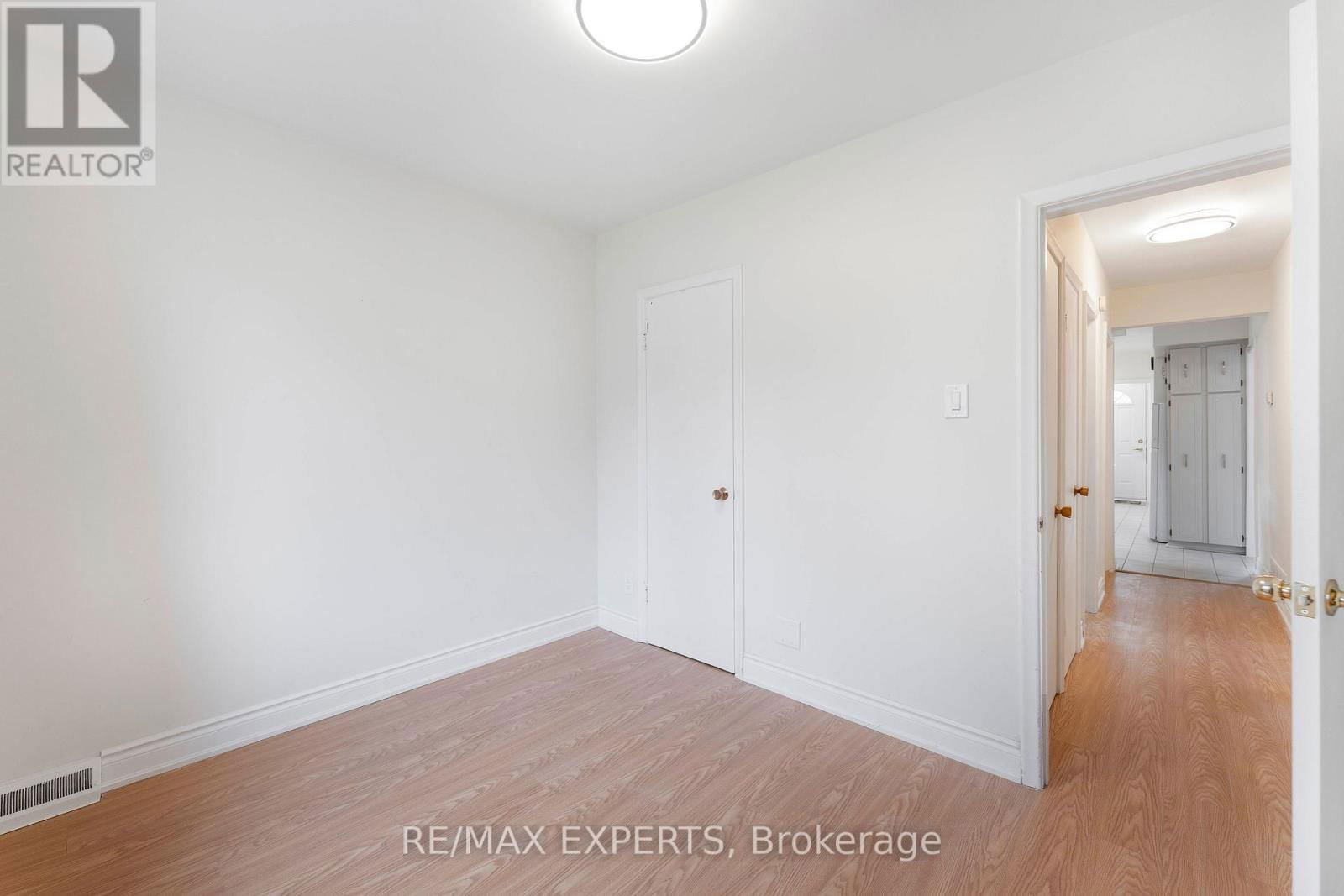 MAIN - 4 DEMPSTER STREET Image 17