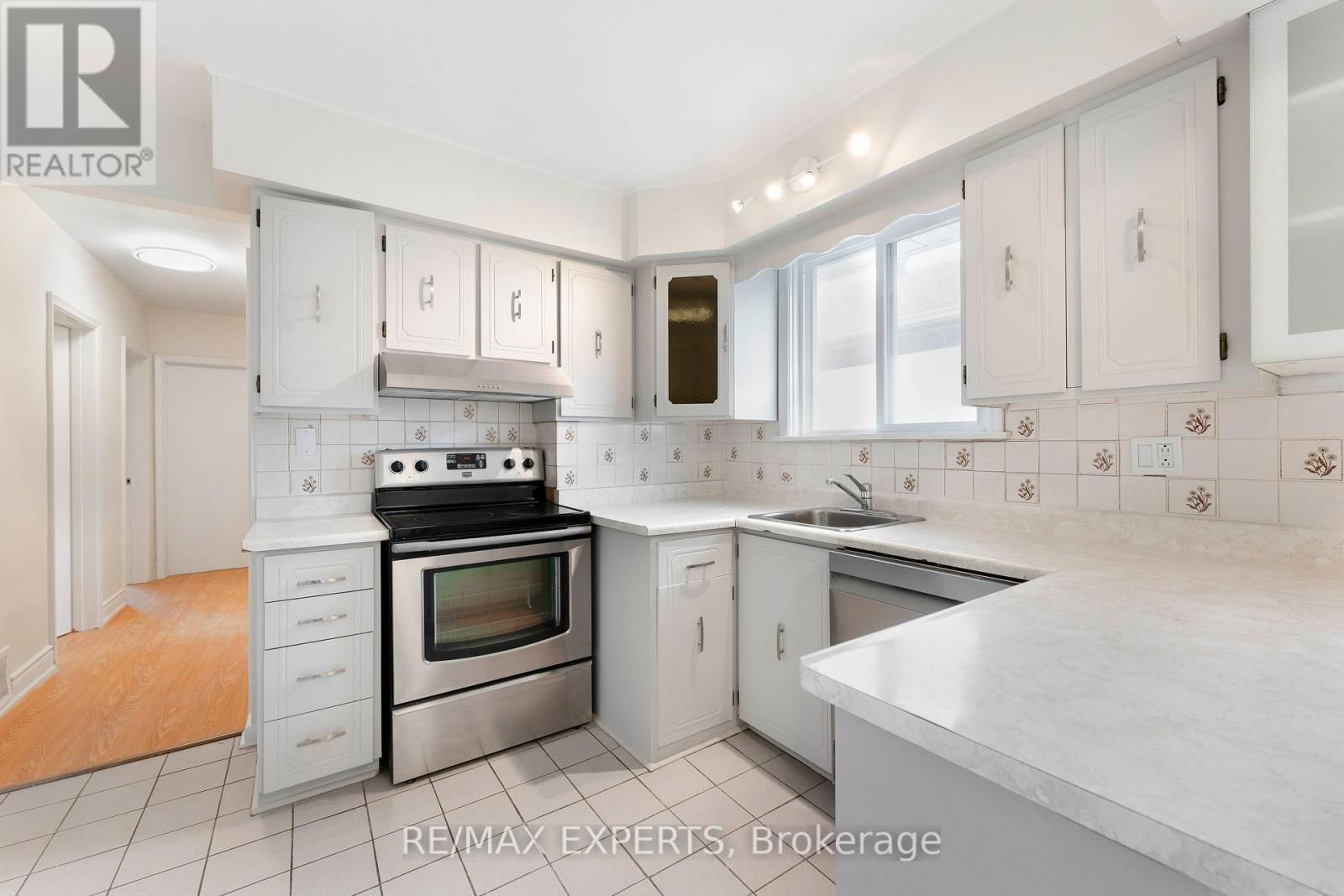 MAIN - 4 DEMPSTER STREET Image 7