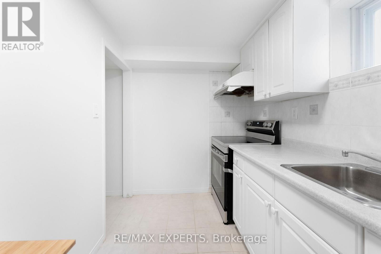 BSMT - 4 DEMPSTER STREET Image 11