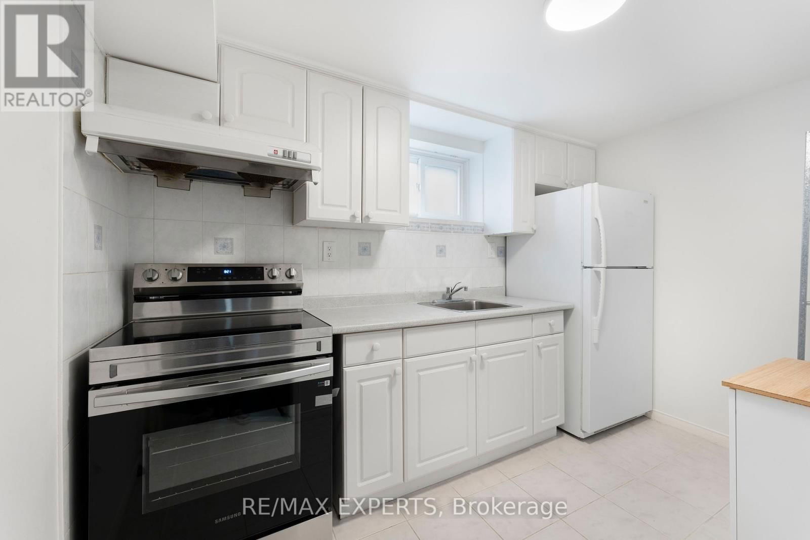 BSMT - 4 DEMPSTER STREET Image 9