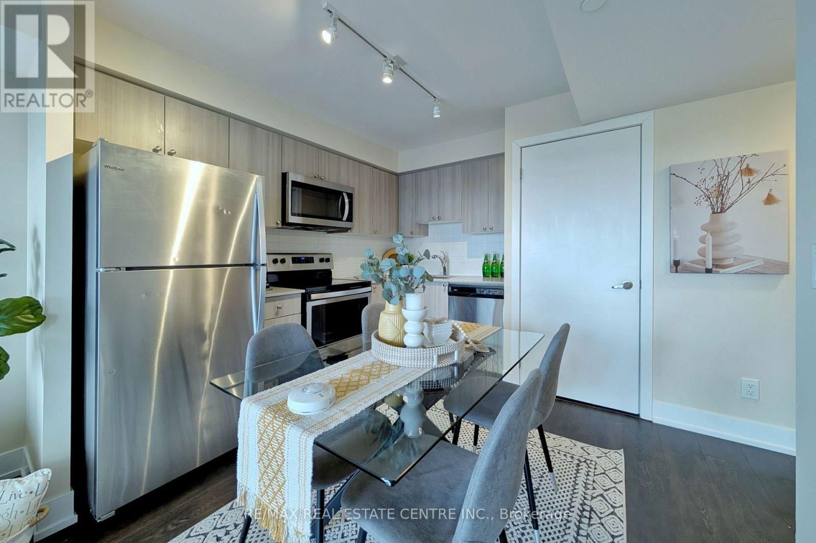 2010 - 1255 BAYLY STREET Image 4