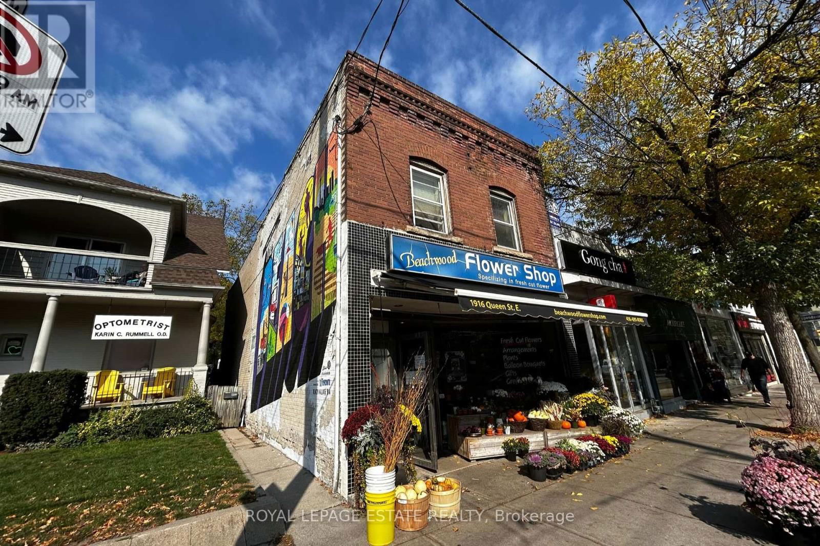 2 - 1916 QUEEN STREET EAST Image 12