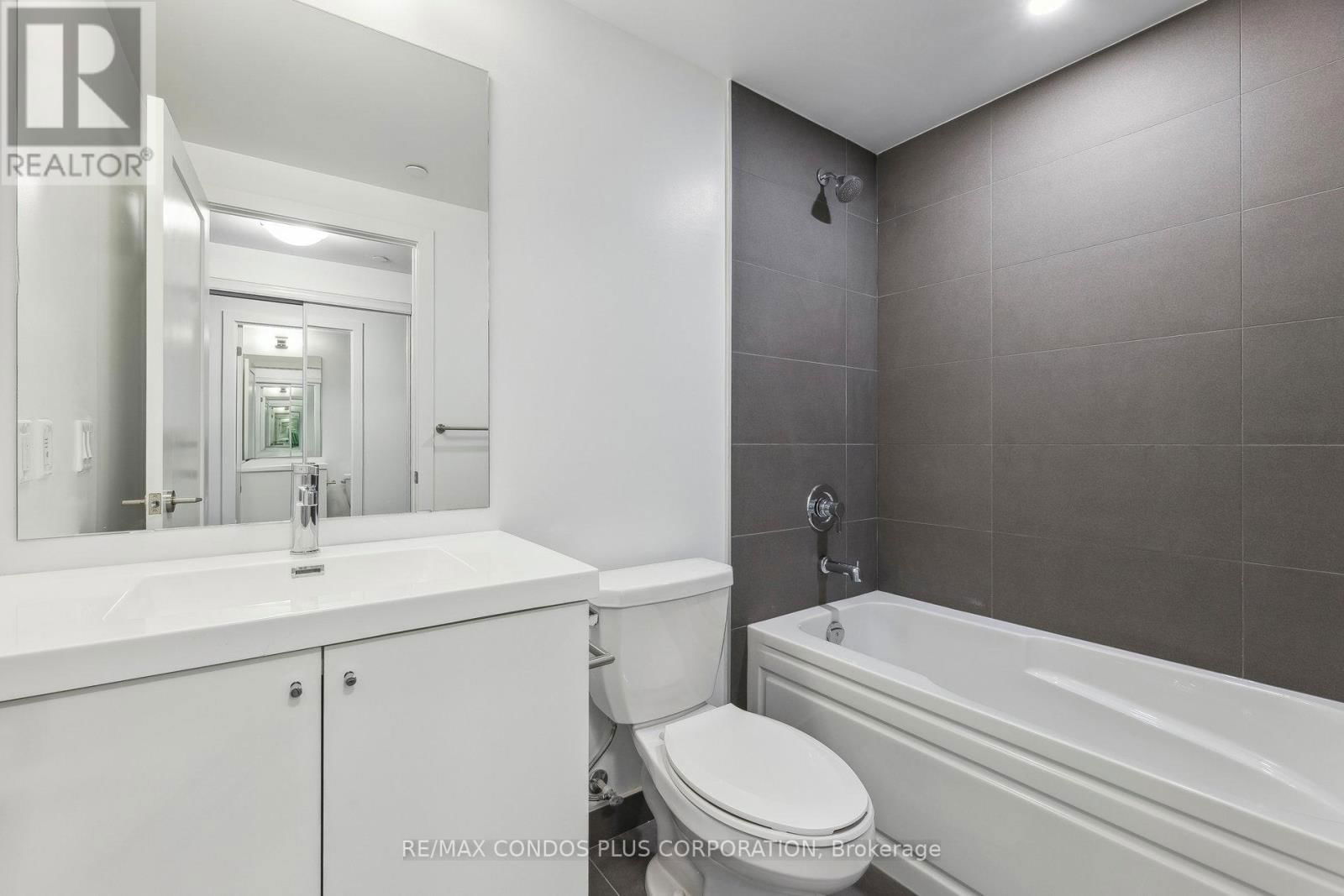 2404 - 2545 SIMCOE STREET NORTH Image 17