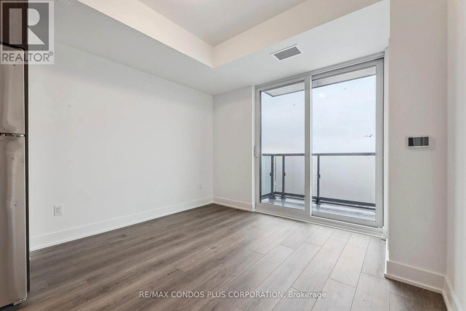 2404 - 2545 SIMCOE STREET NORTH Image 6