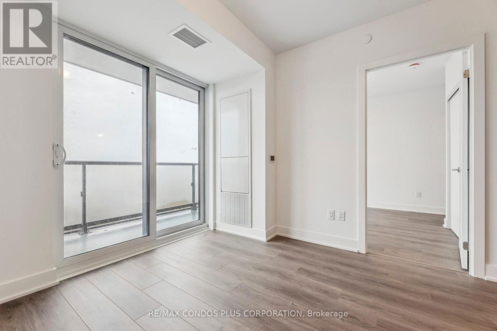 2404 - 2545 SIMCOE STREET NORTH Image 7