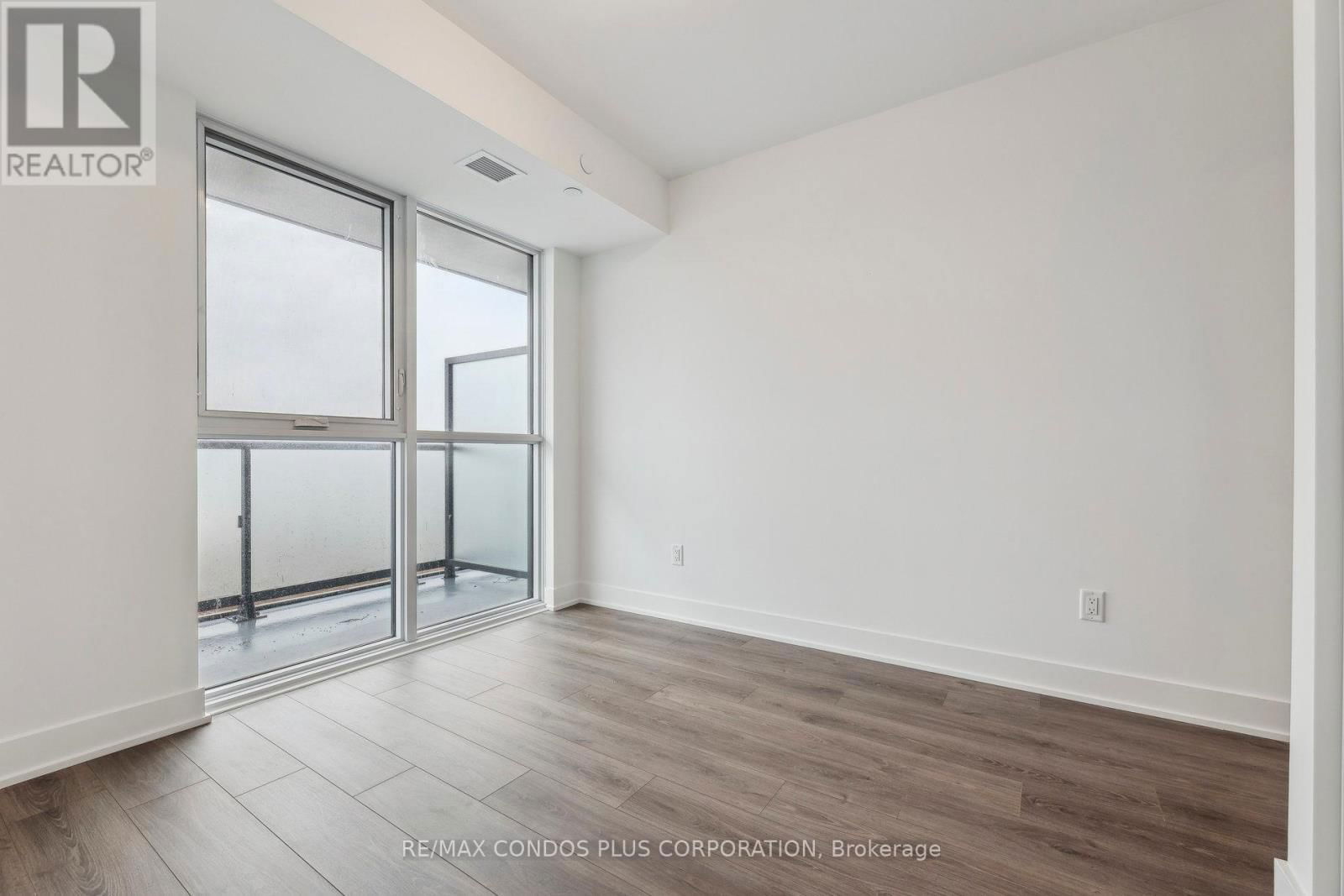 2404 - 2545 SIMCOE STREET NORTH Image 8
